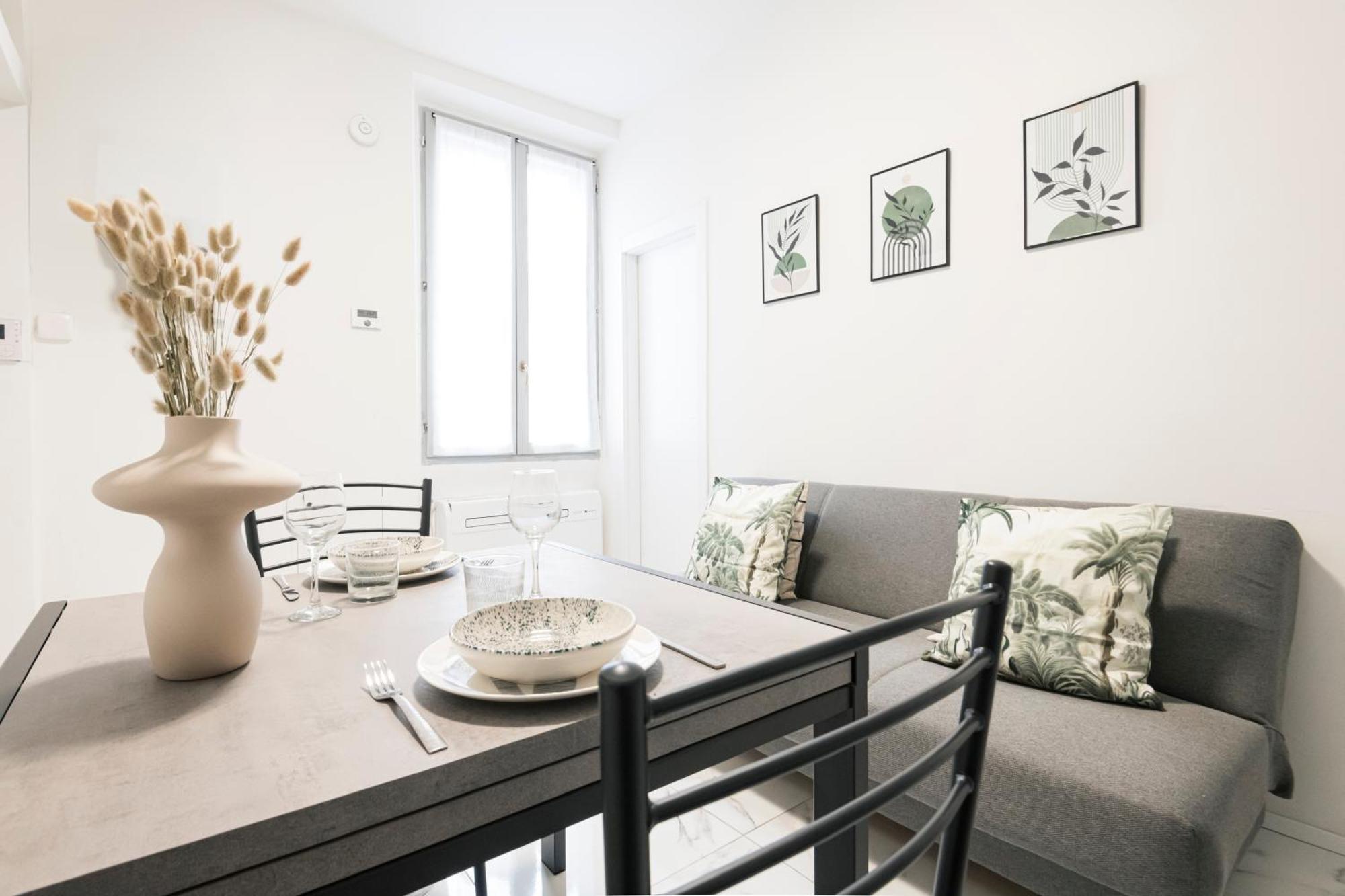 Easylife - Appartamento Elegante Moderno E Accogliente - La Tua Oasi In Citta Milan Exterior photo
