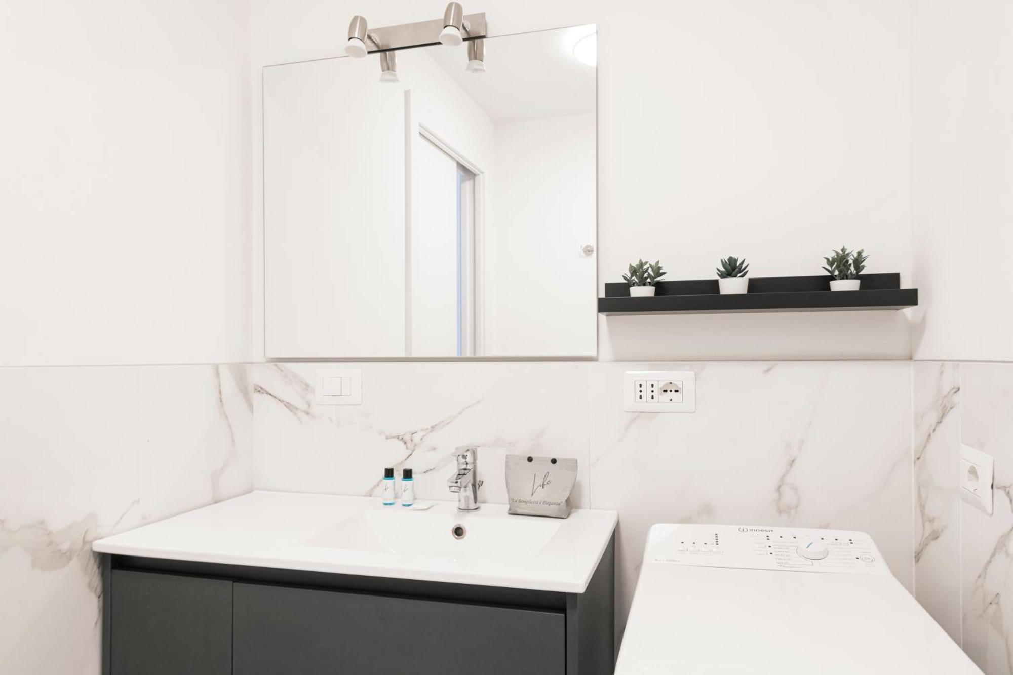 Easylife - Appartamento Elegante Moderno E Accogliente - La Tua Oasi In Citta Milan Exterior photo